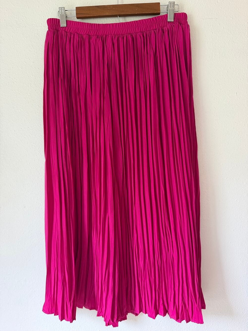 Vintage Niki & Danielle Hot Pink Long Pleated Skirt Size Small Bold Feminine